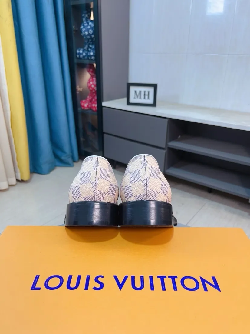 Ex-factory price 720🌹🌹High version [LV] Louis Vuitton's popular casual leather shoes🎖Fashionable and elegant🎖🎖Material: Original imported open-edge beaded cowhide, washed cowhide leather lining, original open-molded rubber outsole, high-end and classy, ​​elegant quality, instantly transforming into a handsome man ❤❤Standard\nNumber: 38-44